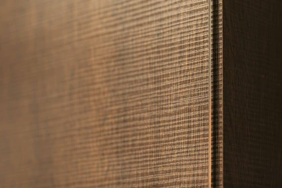 Detailafbeelding ontworpen in de LM08 Tranché, van Cleaf, welke de beleving geeft van eikenhout