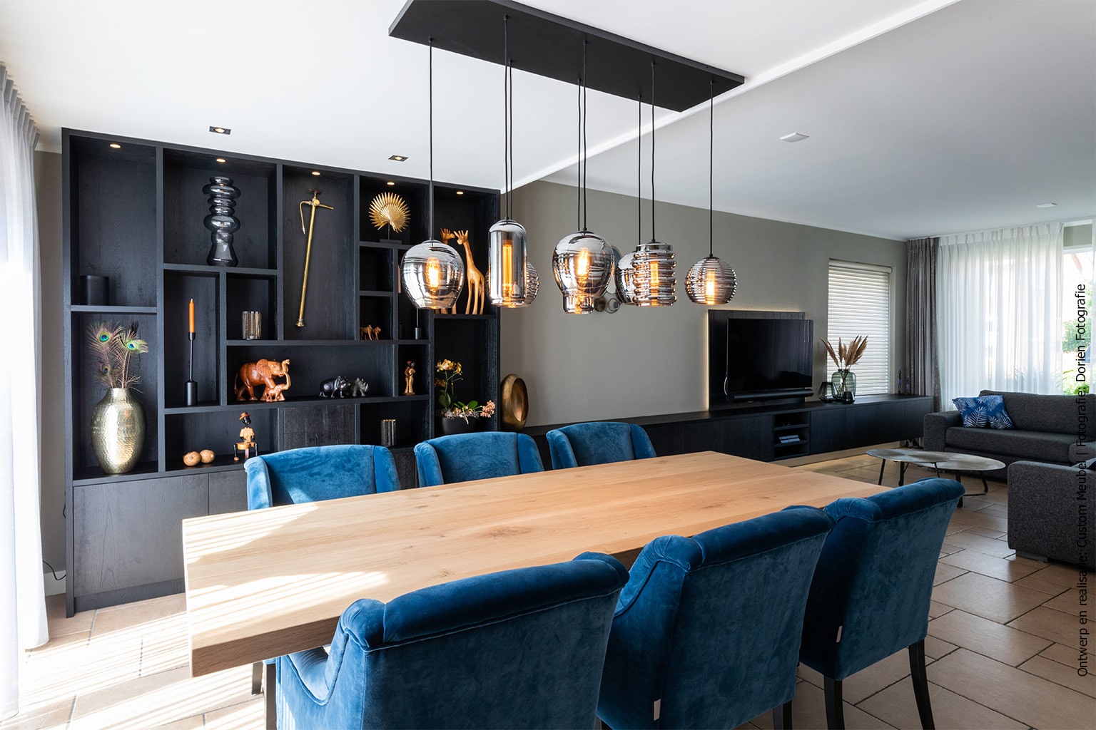 Eyecatcher wandkast met aansluitend TV meubel