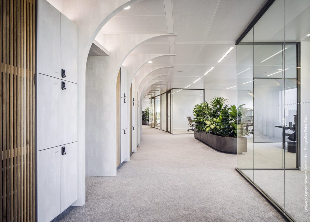 Stijlvolle vormen in interieur kantoorpand