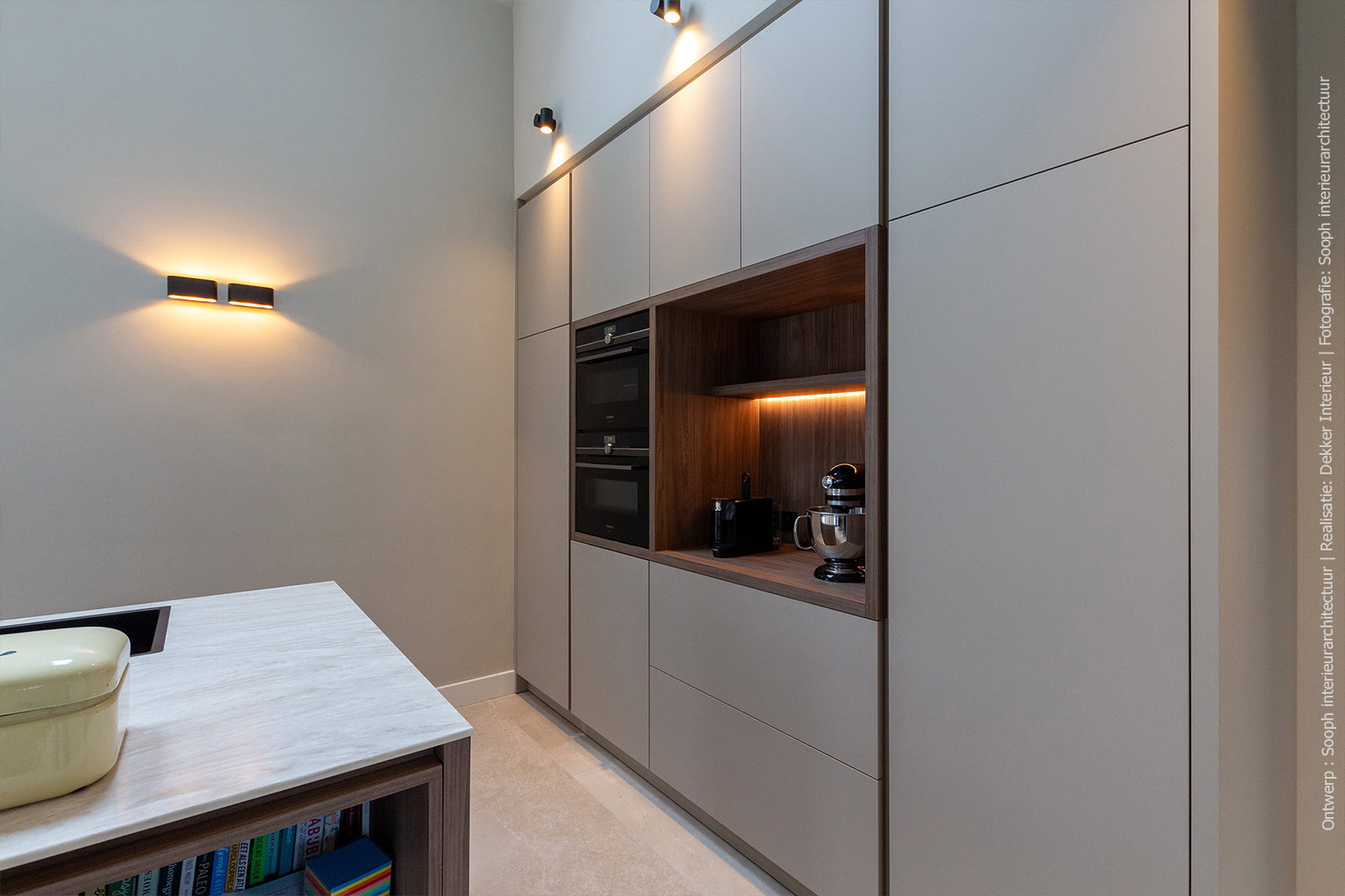 Hoge keukenkasten in licht beige HM03 Piombo 