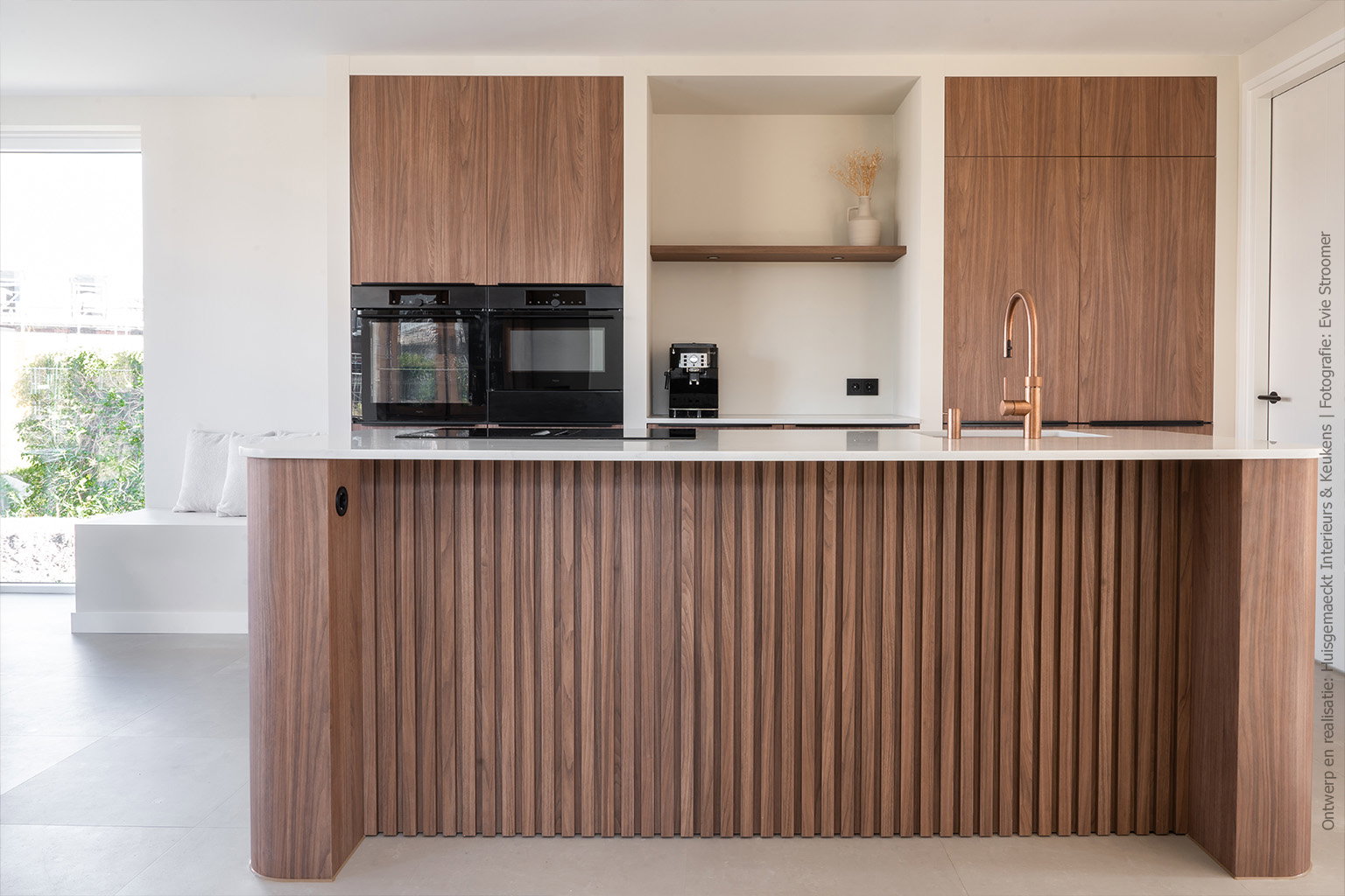Ronde vormen en natuurlijke elegantie in moderne keuken