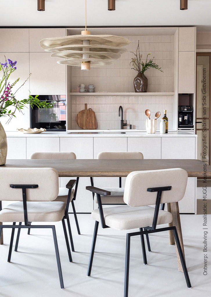 Woonkeuken uitgevoerd in decoratief plaatmateriaal met linnenstructuur in FA44 Penelope in lichtbeige