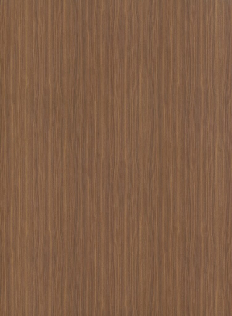 Hele plaatafbeelding LS47 Poro Noce van Cleaf, decoratief plaatmateriaal met bruine walnotenhoutstructuur
