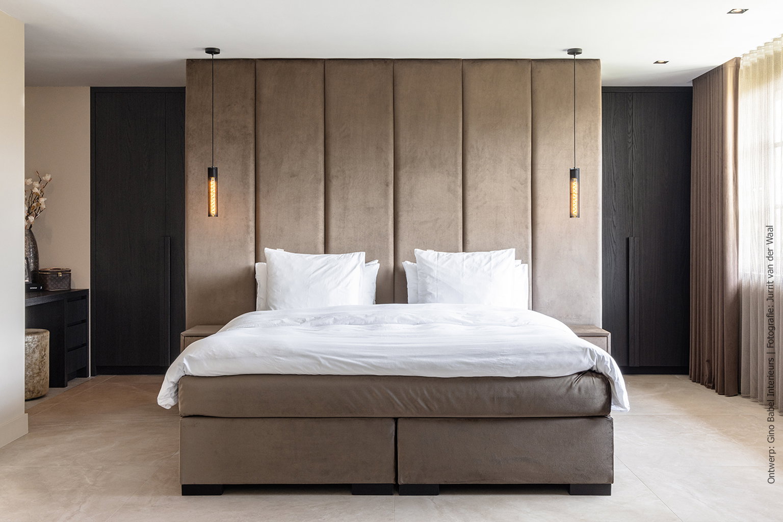 Een vleugje luxe in de slaapkamer met de verfijnde warmte van donker kastanjehout