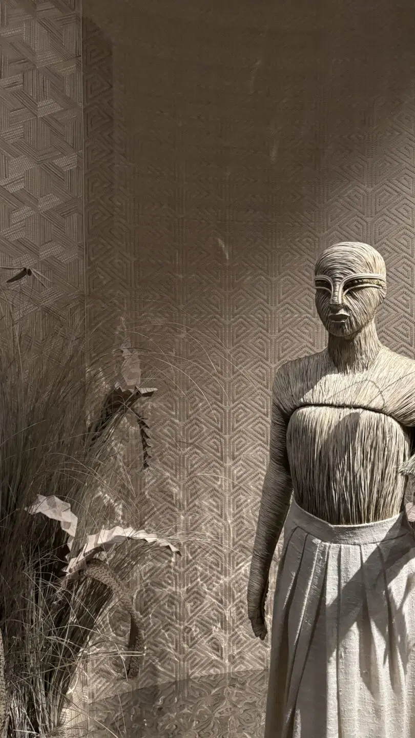 Inspiratieafbeelding van Milaan Design Week van een van riet gevochten sculptuur. 