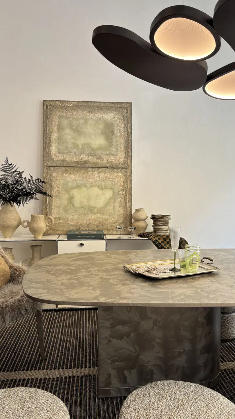 Inspiratieafbeelding van Milaan Design Week van een eetkamer. 
