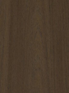 Detailafbeelding van decoratief plaatmateriaal met een karaktervolle donkerbruine houttextuur, de S225 Annara van Cleaf.