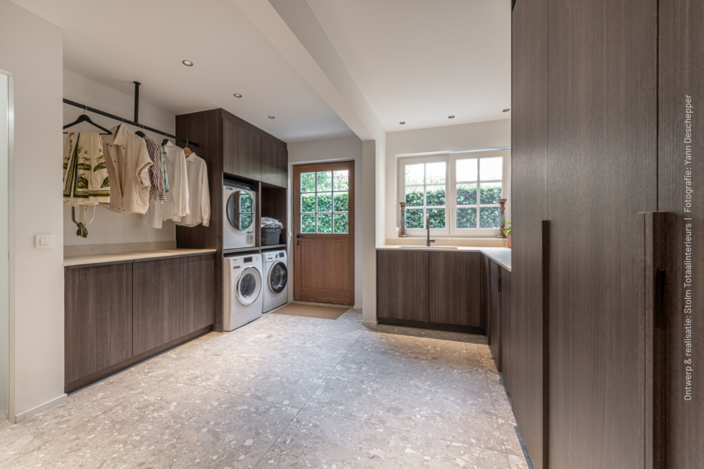 Warmte en textuur als rode draad in een verfijnd totaalinterieur